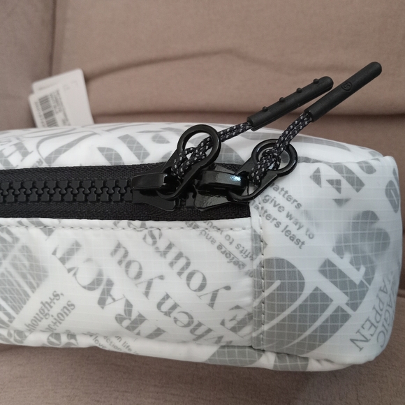 lululemon Easy Access Crossbody 'Manifesto' Print Black and White Purse - Picture 5 of 9